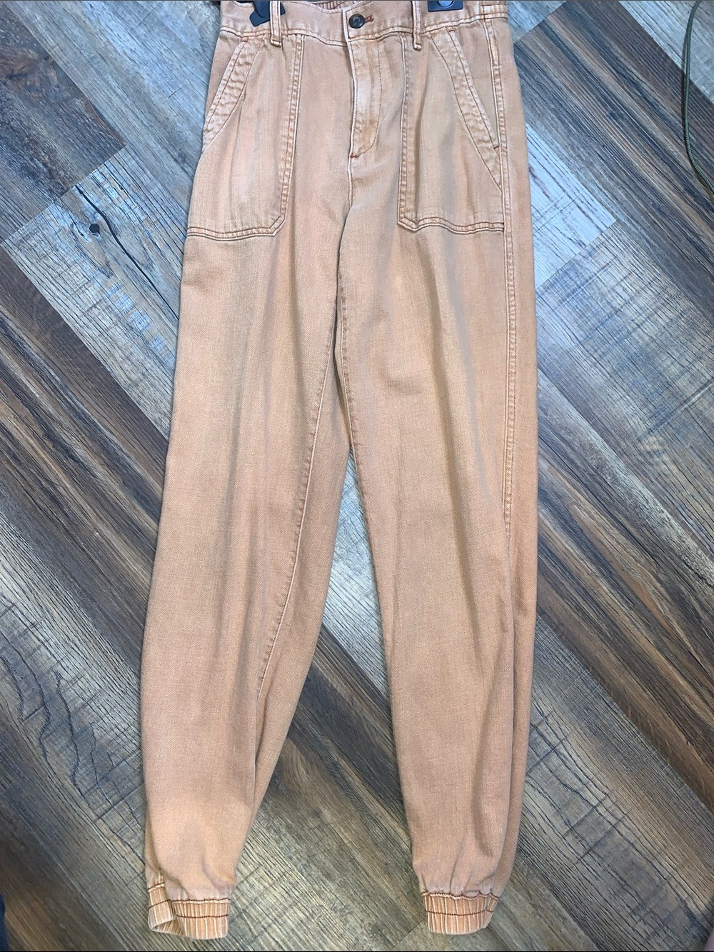 GAP Women's Cropped Tan Utility Jogger Pants